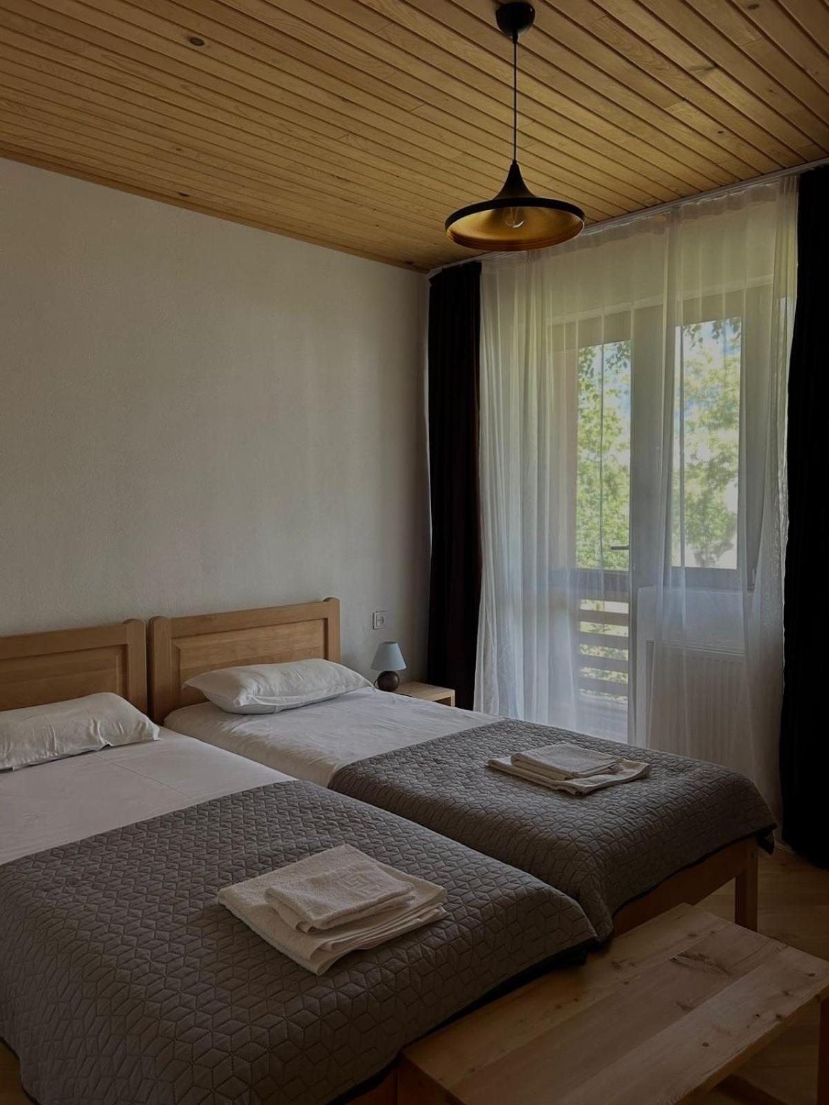 Beko'S Garden Inn Mestia Ngoại thất bức ảnh