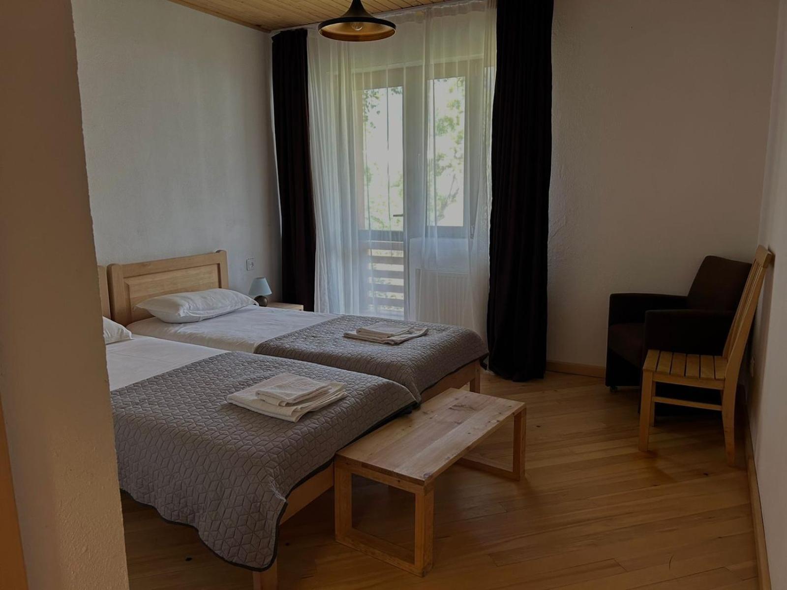Beko'S Garden Inn Mestia Ngoại thất bức ảnh